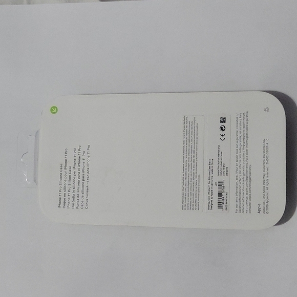 APPLE Silicone Case for iPhone 11 Pro - Picture 2 of 4